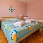 Hundefreundliches Mit Privatparkplatz, Bbq-bereich Und Grossem Balkon Lägenhet Grižane