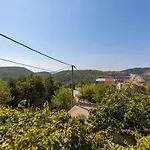 Hundefreundliches Mit Privatparkplatz, Bbq-bereich Und Grossem Balkon