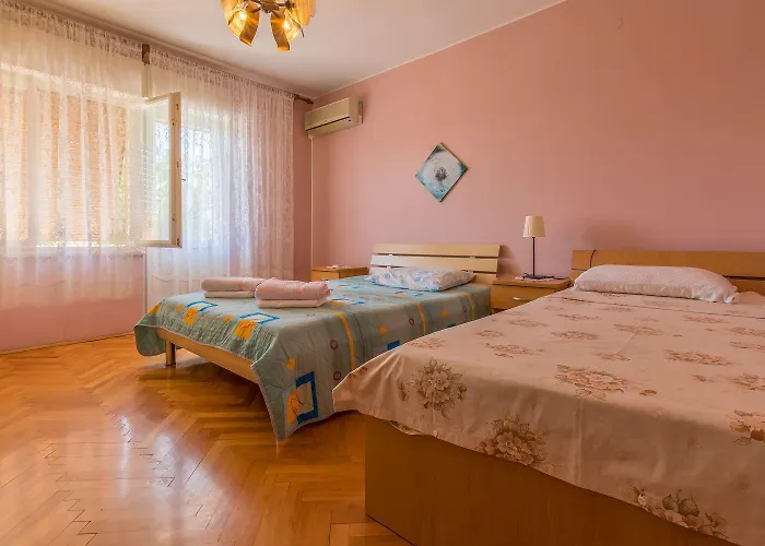 Apartman Hundefreundliches Mit Privatparkplatz, Bbq-bereich Und Grossem Balkon