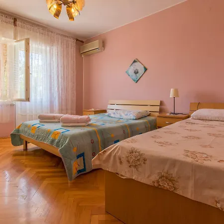 Daire Hundefreundliches Mit Privatparkplatz, Bbq-bereich Und Grossem Balkon