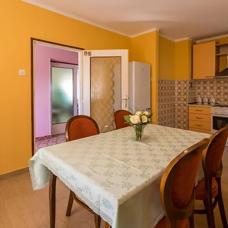 Hundefreundliches Mit Privatparkplatz, Bbq-bereich Und Grossem Balkon * Grižane