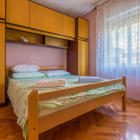 Daire Hundefreundliches Mit Privatparkplatz, Bbq-bereich Und Grossem Balkon *