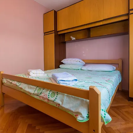 Daire Hundefreundliches Mit Privatparkplatz, Bbq-bereich Und Grossem Balkon