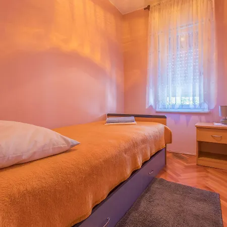 Hundefreundliches Mit Privatparkplatz, Bbq-bereich Und Grossem Balkon Grižane