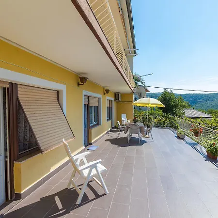 Daire Hundefreundliches Mit Privatparkplatz, Bbq-bereich Und Grossem Balkon Grižane
