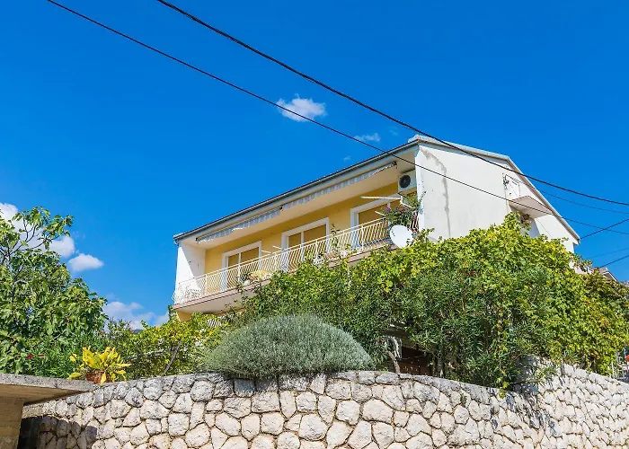 Hundefreundliches Mit Privatparkplatz, Bbq-bereich Und Grossem Balkon Appartement Grižane