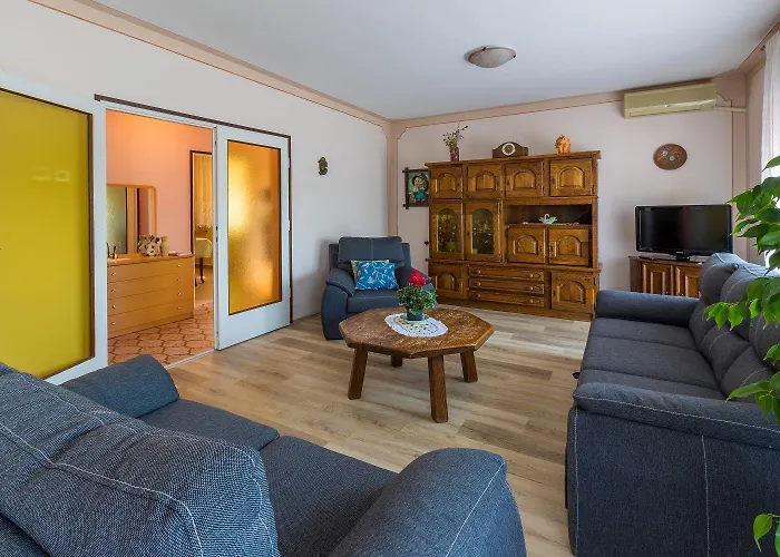 Hundefreundliches Mit Privatparkplatz, Bbq-bereich Und Grossem Balkon Appartement Grižane
