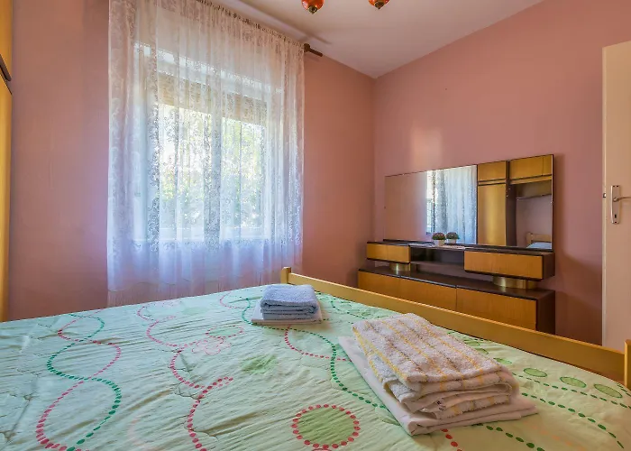 Hundefreundliches Mit Privatparkplatz, Bbq-bereich Und Grossem Balkon *