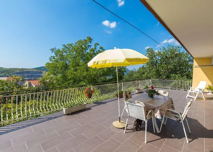 Hundefreundliches Mit Privatparkplatz, Bbq-bereich Und Grossem Balkon Appartement Grižane
